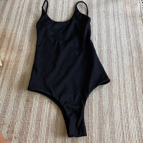 Issa de’mar Ribbed One Piece - Picture 3 of 5